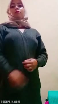 Bokep Tante Hijab Sange Colmek Pake Timun – SANGETUBE