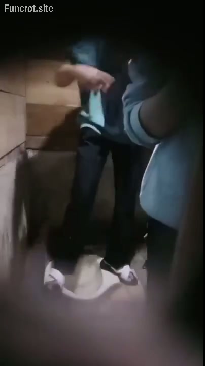 Ngintip jilbab kencing 2