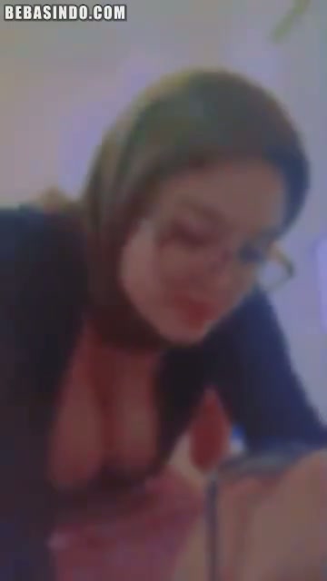 Jilbab Kacamata Tobrut Pemuas Nafsu Birahi.mp4.mp4