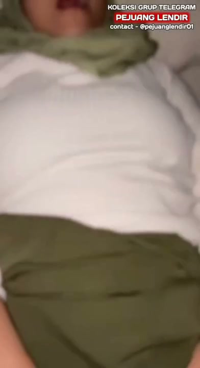 Ajirah ibu Guru Hijab – Desahnya enak banget – PoopHD