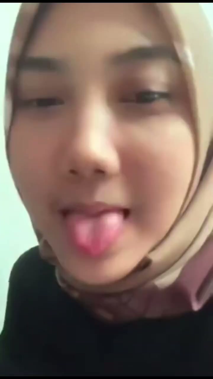 awalnya cuma dirumah tapi takut ketahuan.mp4