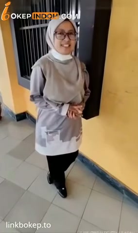 JILBAB BU GURU SELINGKUH, GURU PKN ft GURU PENJASKES (480).mp4